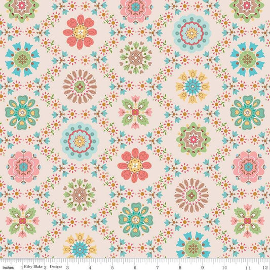 Granny Chic Applique Multi | Fat Quarter
