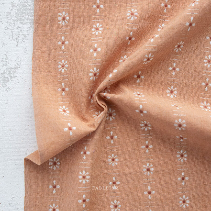 Forest Forage Daisies in Prairie | Fat Quarter