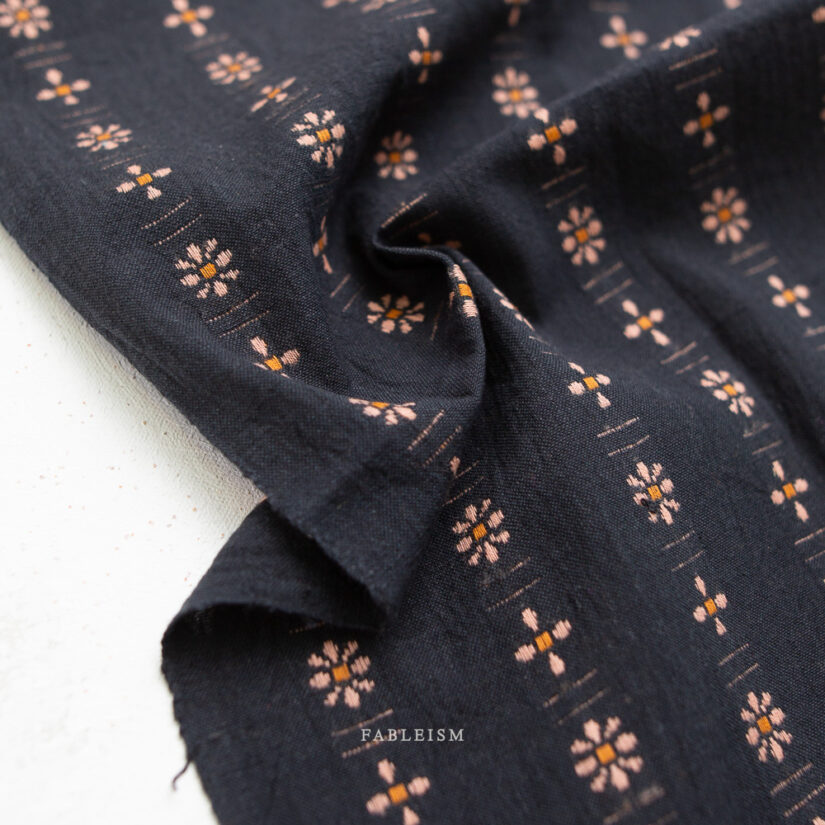Forest Forage Daisies in Black | Fat Quarter