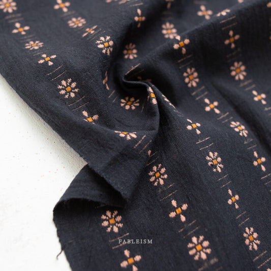 Forest Forage Daisies in Black | Fat Quarter
